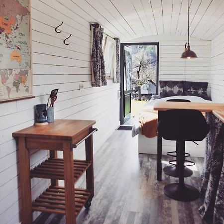 더뷔 La Roulotte De L'Atelier 아파트 외부 사진